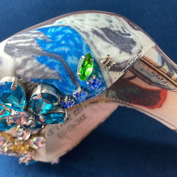 Classical (brand) Slingback Heels SUPER CUTE! - Picture 11 of 11